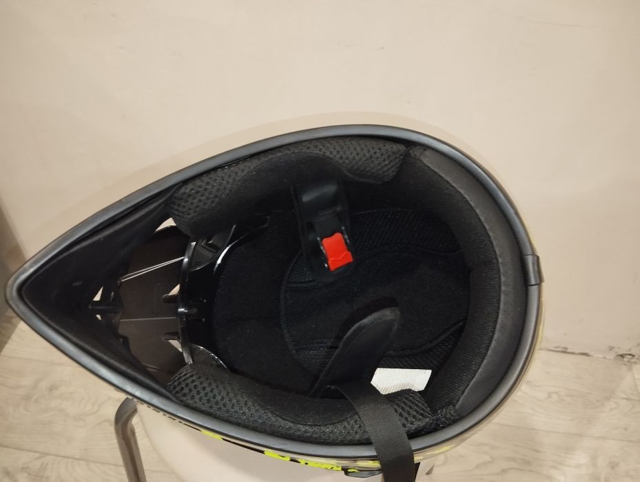 Продам мотошлем!