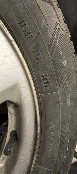 Зимни гуми Goodyear. 15.195.65 Dot 30/23. Много добра зимна гума.