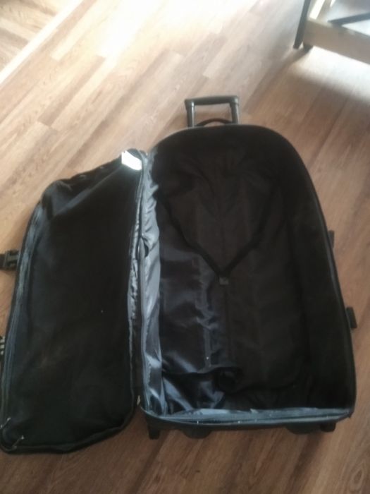 Чемодан в отличном состоянии