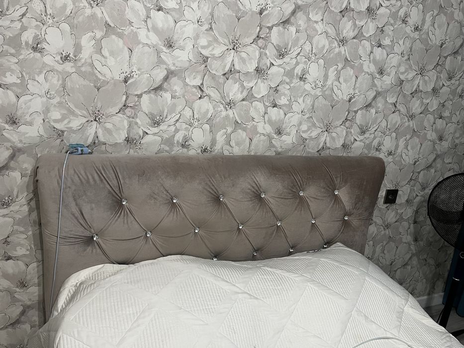 Продам кровать с матрасом