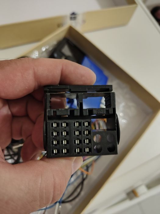 Parrot universal radio mute