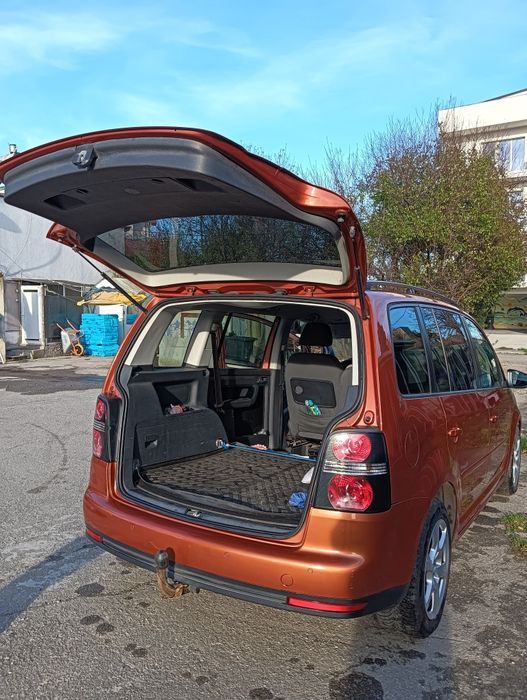Vând VW Touran 2010 1.9 TDI