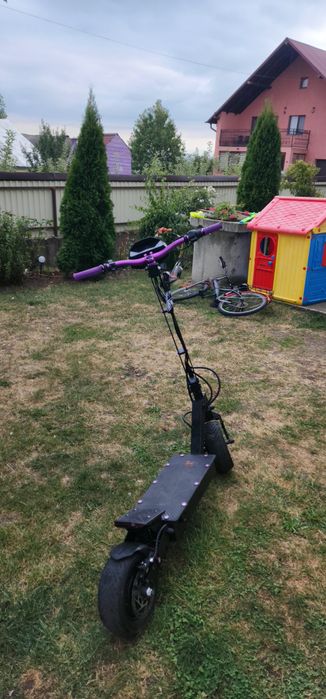 Kukirin g4 cu frane hidraulice