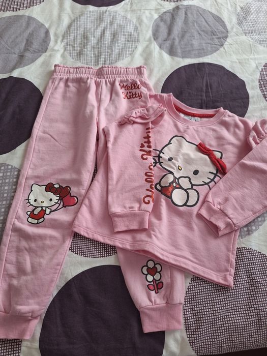 Комплекти за момиче и блузки