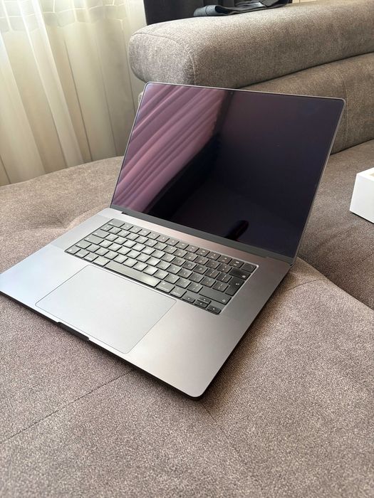 Apple Macbook Pro 16 M3 Pro 36 Gb Ram 2023 Перфектен
