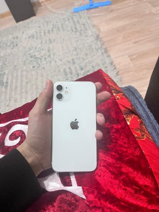 Продам iPhone 11 64gb