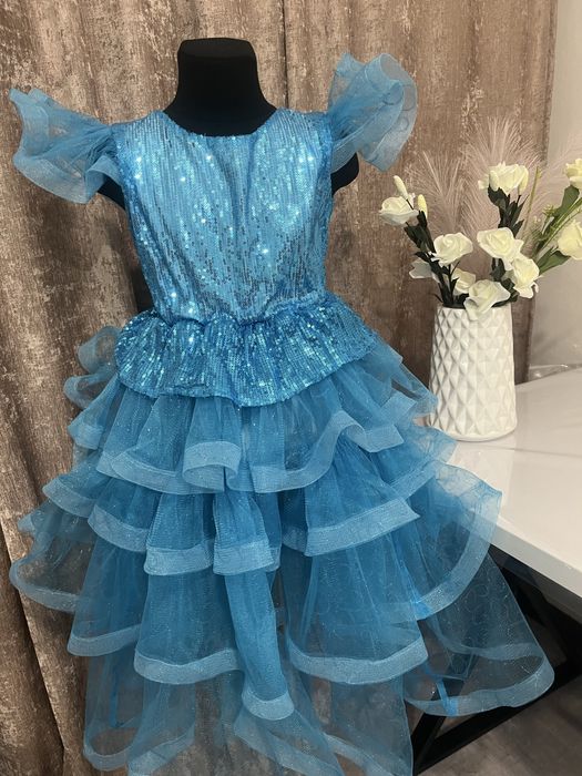 Срочно продам детское вечернее платье