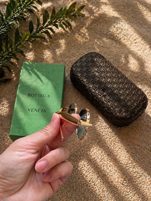 Продам солнцезащитные очки bottega