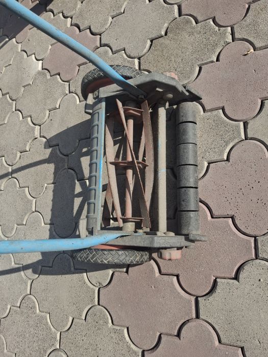 Газонокосилка  механическая