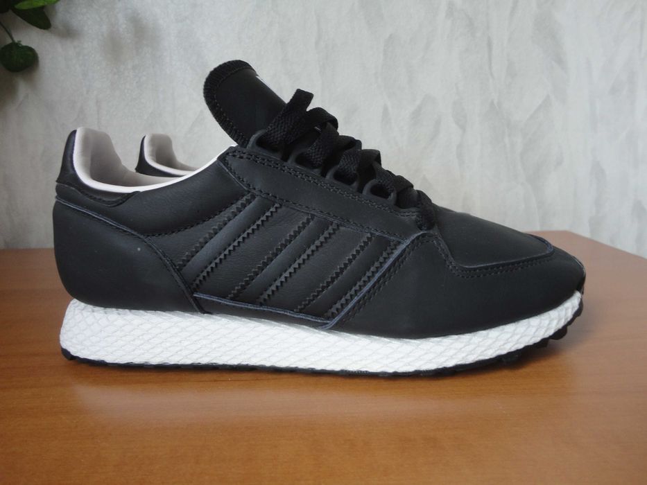 N39 Adidas/нови/естествена кожа/дамски маратонки