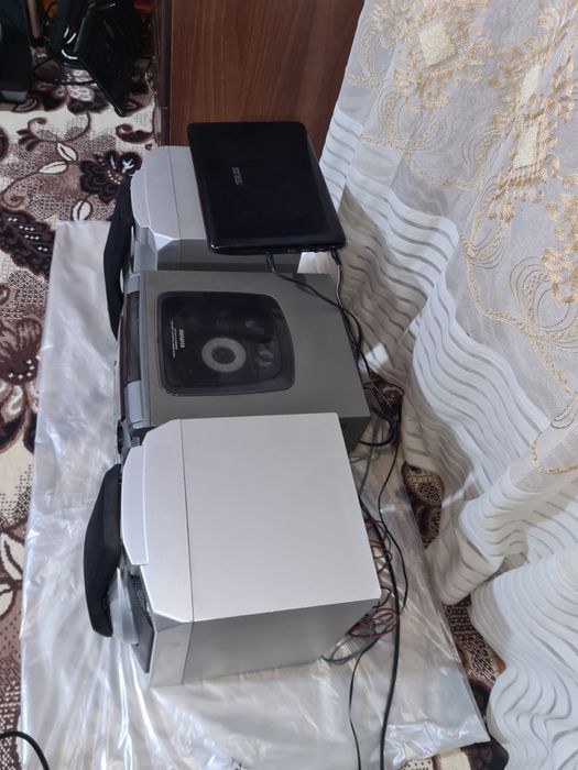 Музыкальный центр сотилади