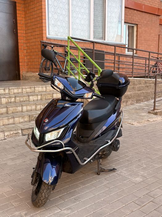 Срочно продам новый мопед М8