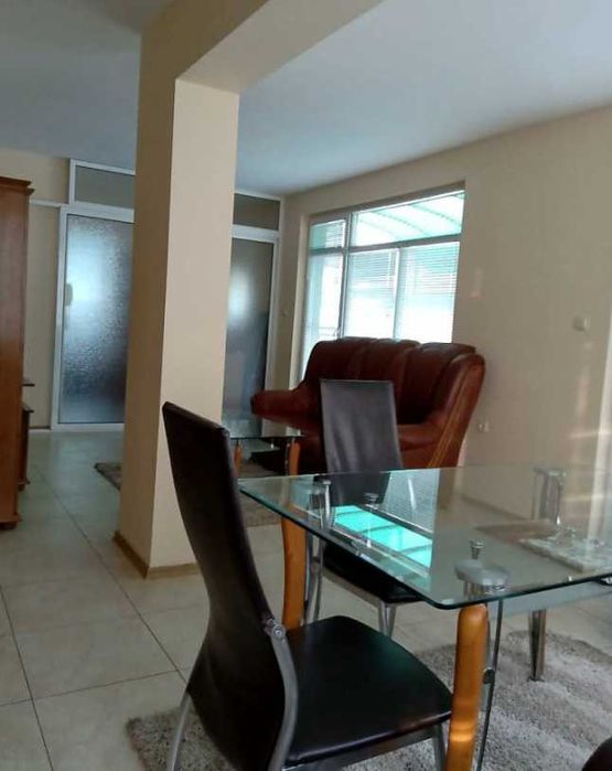 Дава се под наем Тристаен апартамент в Бургас, Център - 100 кв.м за 350 € - Снимка #10