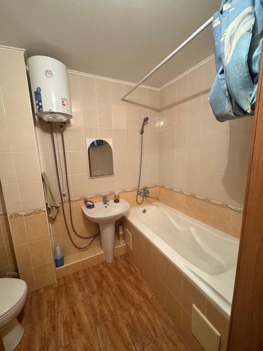 Продам 2 ком квартиру 8мкр дом 2