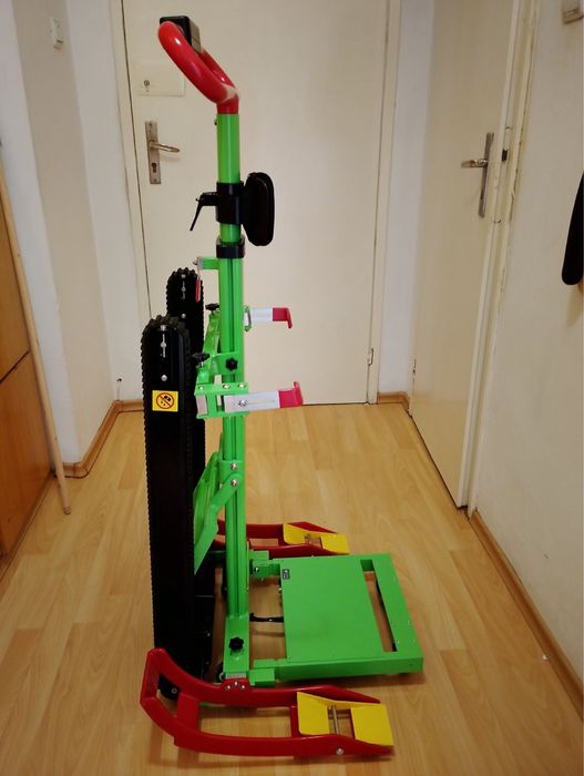 Устройство за слизане по стълби DW-11D с опора за главата