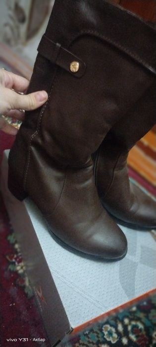 Б/У сапожки 38 размера с мехом внутри