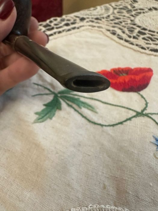 Pipă Dunhill. O bucată.