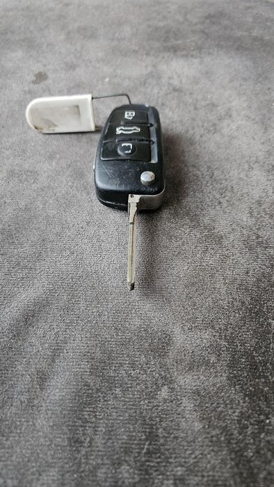 ключ за ауди а4 2006 г.