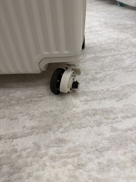 Отдам бесплатно чемодан