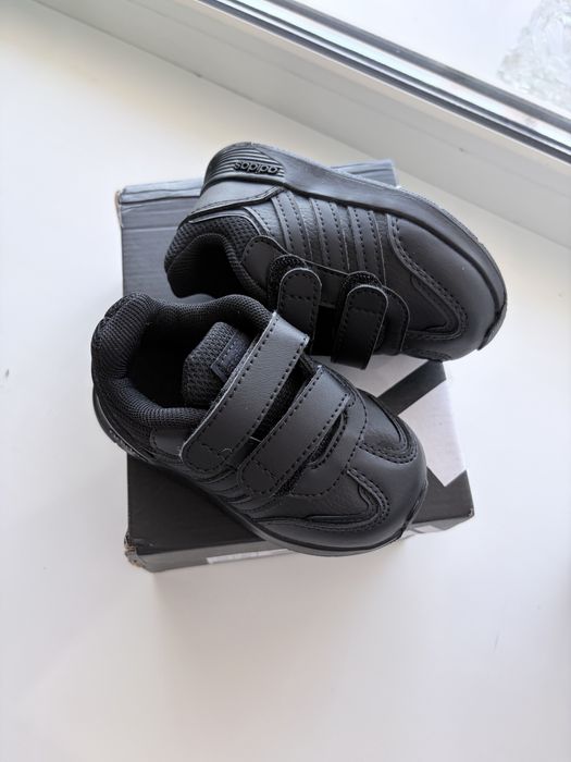 Детские кроссовки