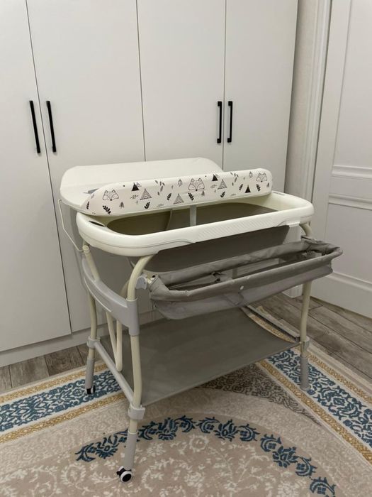 Продам ванночку с пеленальным столиком