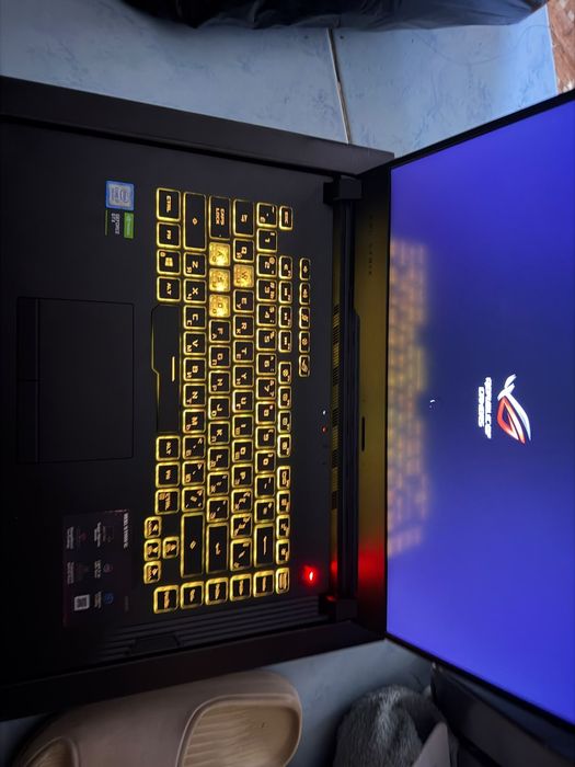Ноутбук игровой Asus rog