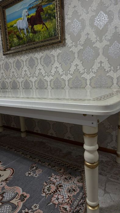 Срочно продам стол