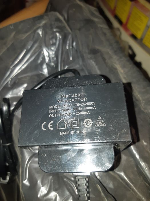 Transformator 12-24 volti.