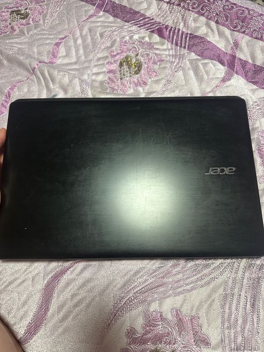 Продам ноутбук .