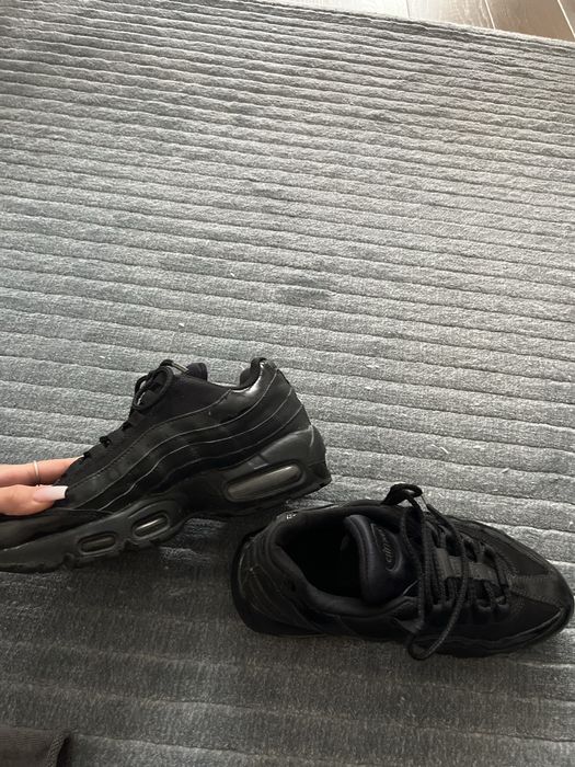 Nike air max 95, triple black Oradea • OLX.ro