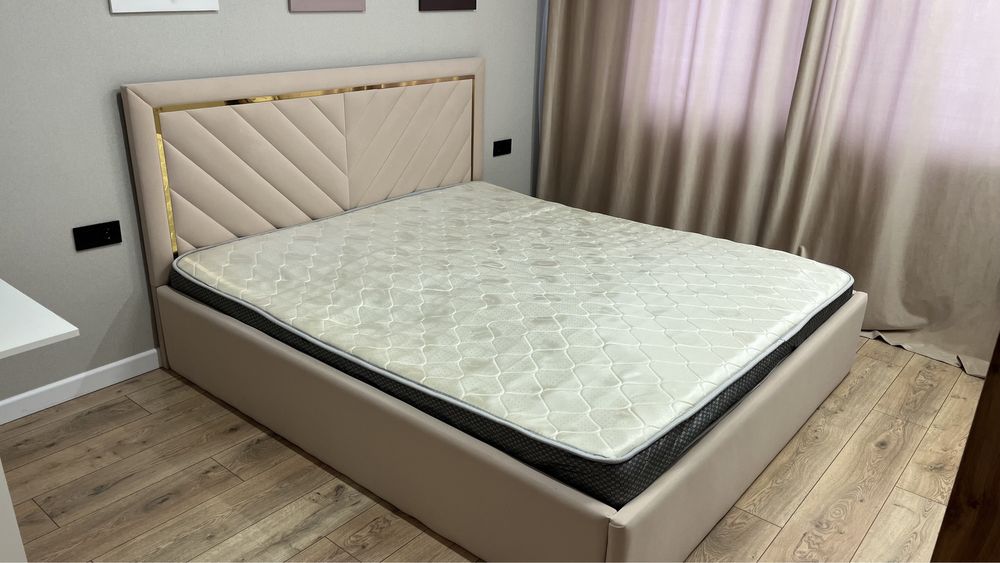 Продам кровать двуспальная!