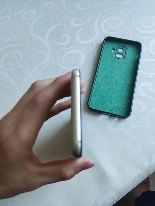 Продаю Samsung Galaxy A6
