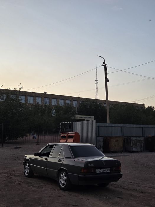 Мерседес 190е 2,0