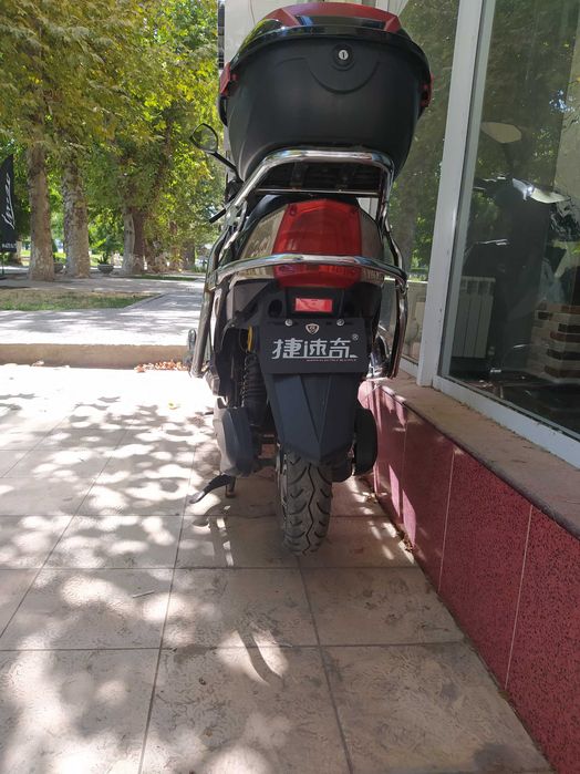 Электроскутер (мопед) 2-х местный