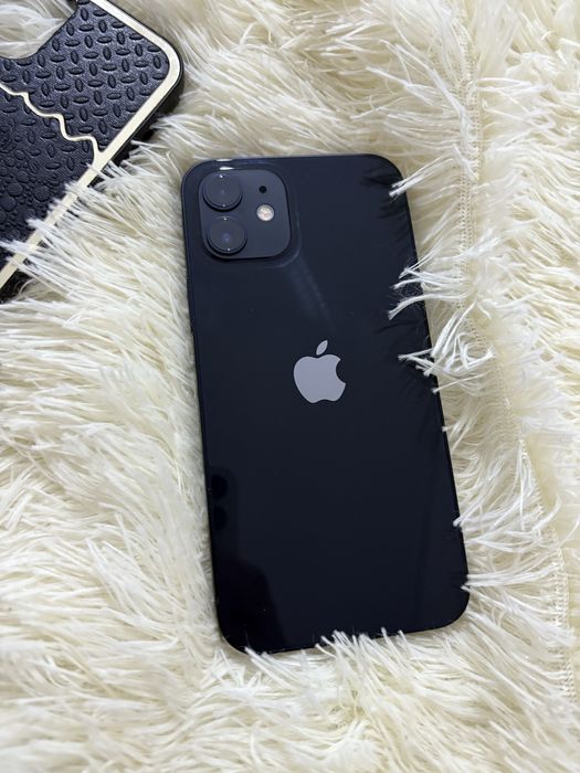 Продам Iphone 12