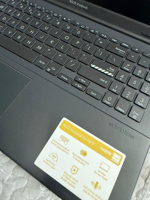 Asus Vivobook Ryzen 5 7520U OLED