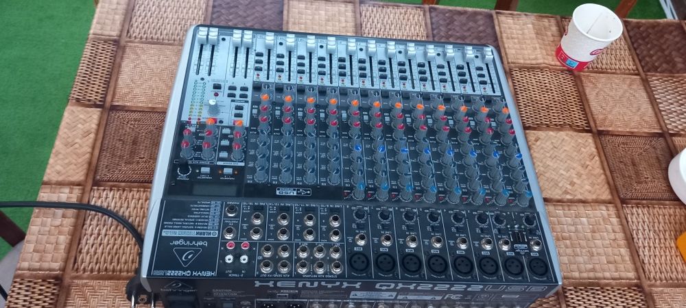 behringer пулт смесител