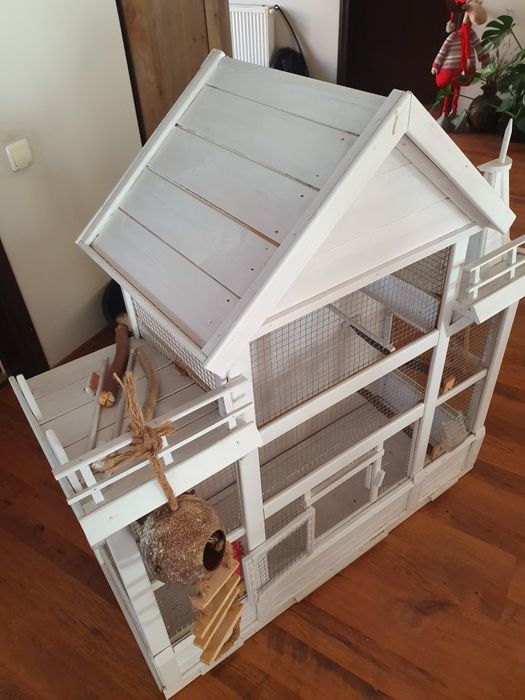 Colivie deosebita tip castel mare