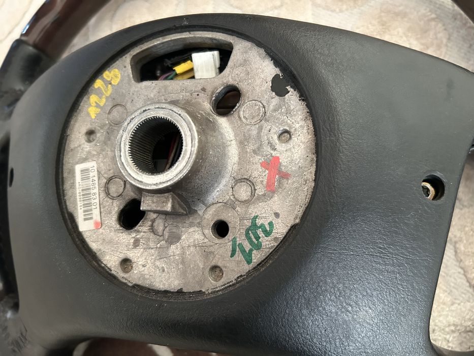 Продам руль  е39