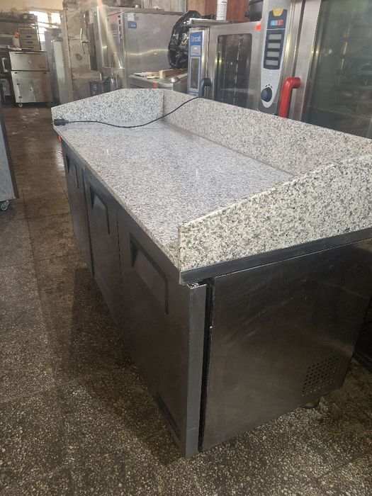 Хладилна маса за пица TRUE USA