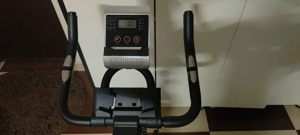 Vând bicicletă spinning TECHFIT SBK1500N