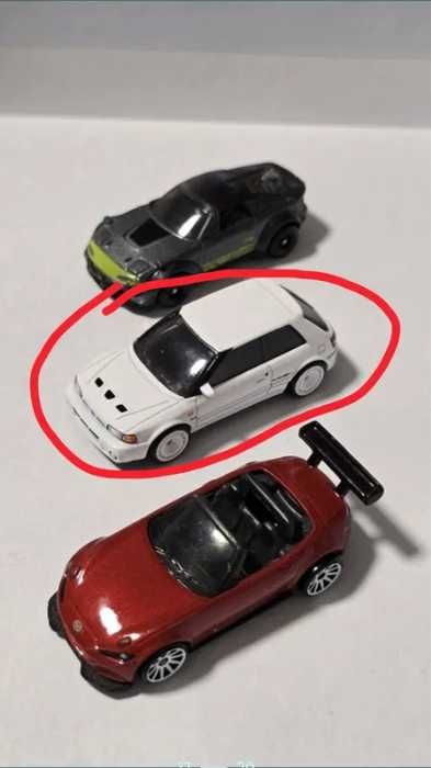 Hot Wheels — set 5 mașinuțe (Nissan 350Z, Tesla, Peugeot, Mazda)