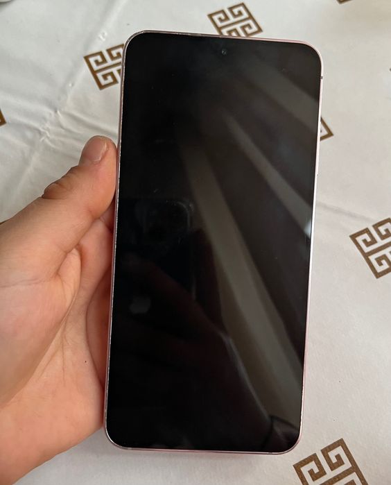 Samsung Galaxy S23 256GB – отличен, много запазен