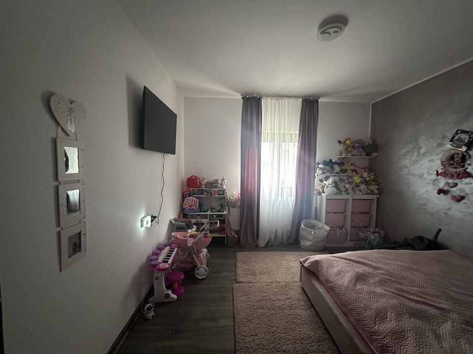 Casa cu 4 camere, pod mansardabil, Navodari