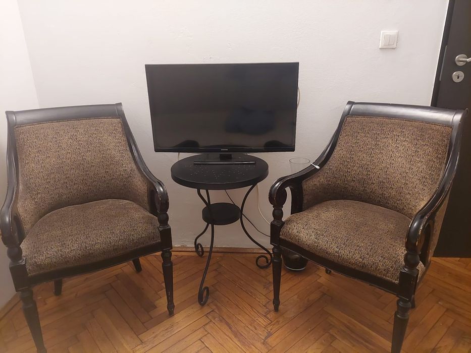 Vand 4 fotolii din lemn masiv