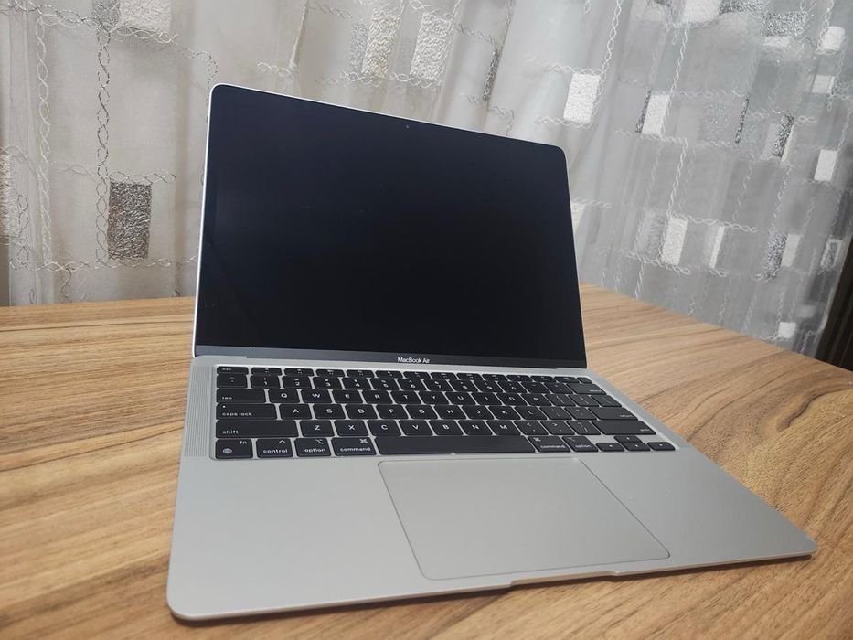MacBook m1 2020год