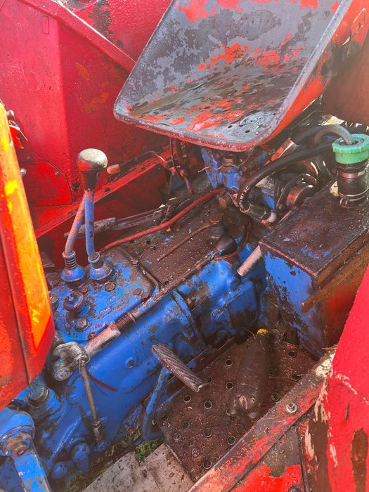 Vând tractor 445