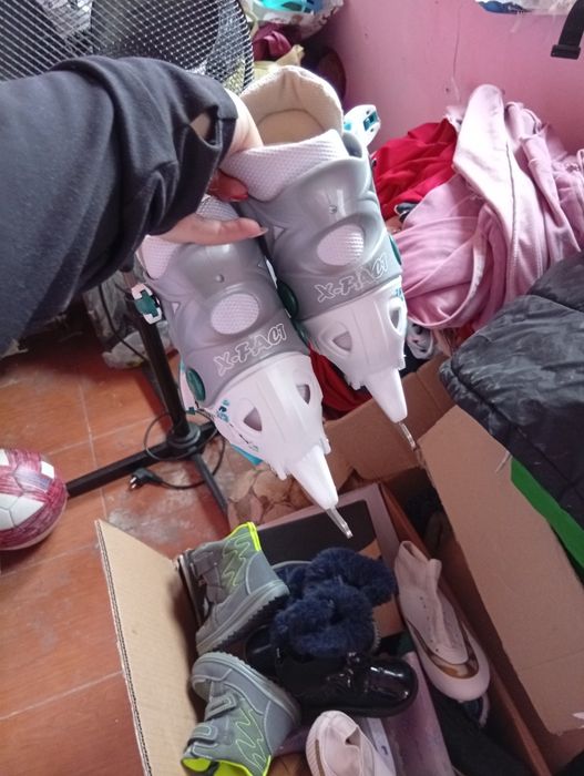 Vând patine noi 27/30