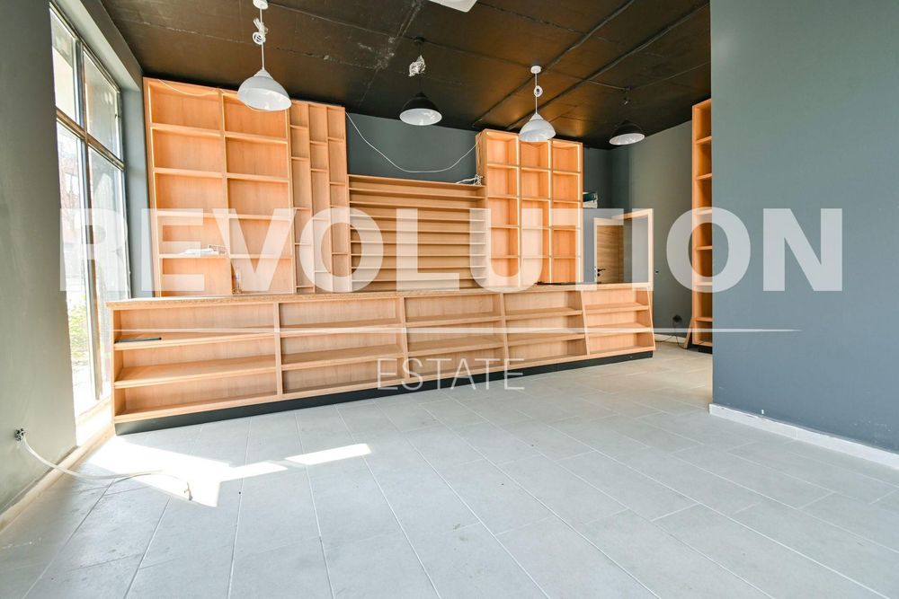 Магазин с АКТ 15 в ж.к. Малинова долина