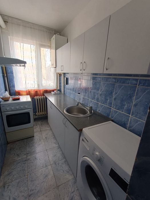Inchiriez apartament 3 camere